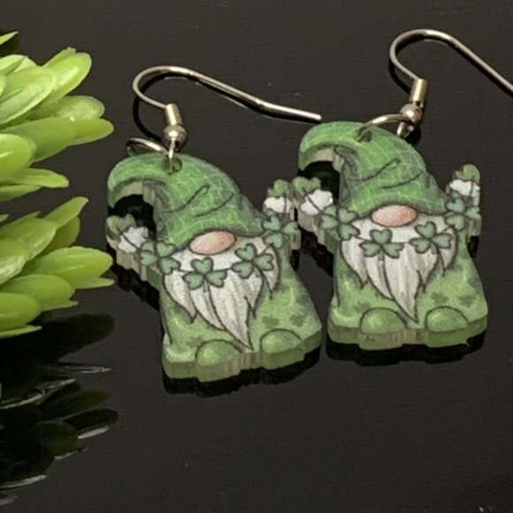 Shamrock Earring, Clover Earring, St. Patrick's Day Earring, Gnome Dwarf Elf - Picture 1 of 6